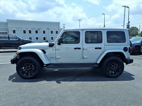 Certified 2023 Jeep Wrangler Unlimited Sahara AWD/4WD image 24