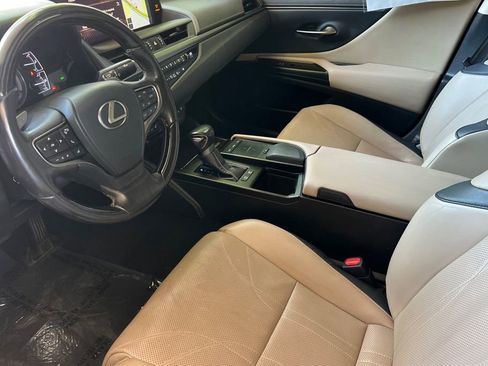 Used 2019 Lexus ES 300h w/ Accessory Package 2 image 10