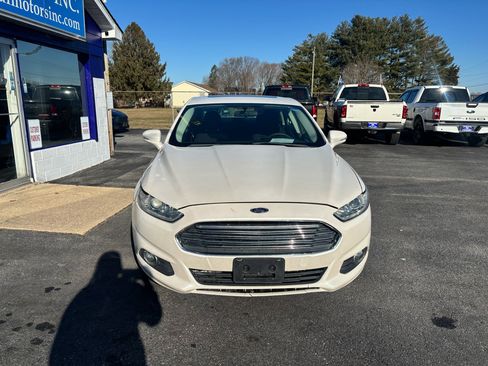Used 2014 Ford Fusion SE image 3