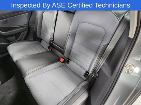 Used 2025 Volkswagen Jetta SE FWD image 12
