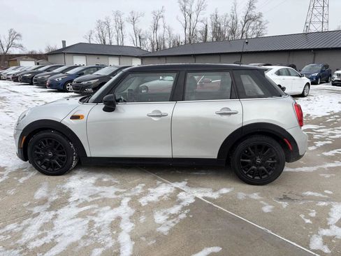 Used 2017 MINI Cooper 4-Door Hardtop image 8
