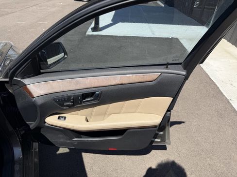 Used 2011 Mercedes-Benz E 550 4MATIC Sedan w/ Premium 2 Pkg image 13