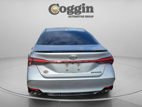 Used 2022 Toyota Avalon Touring image 3