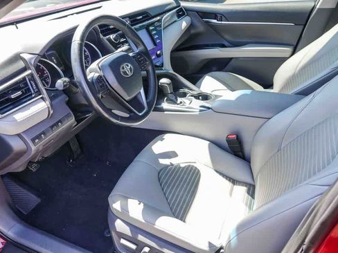 Used 2018 Toyota Camry SE w/ Convenience Package image 16