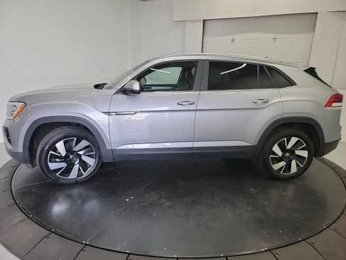 Used 2024 Volkswagen Atlas Cross Sport SE AWD/4WD image 5