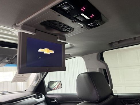 Used 2018 Chevrolet Suburban Premier AWD/4WD image 27