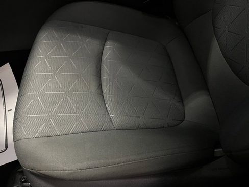 Used 2022 Toyota RAV4 XLE image 15