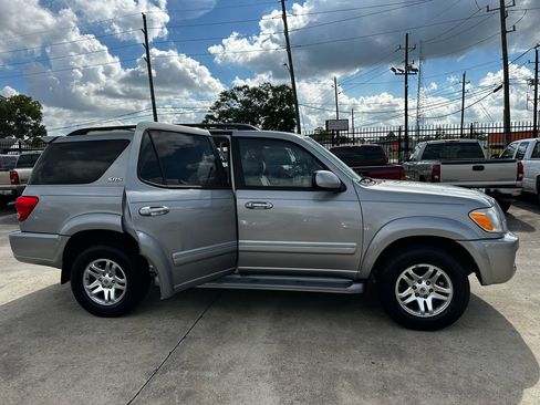 Used 2005 Toyota Sequoia SR5 image 27