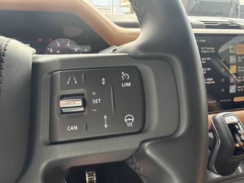 Used 2024 Land Rover Defender 110 X AWD/4WD image 32