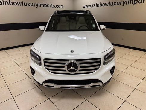 Used 2025 Mercedes-Benz GLB 250 image 2