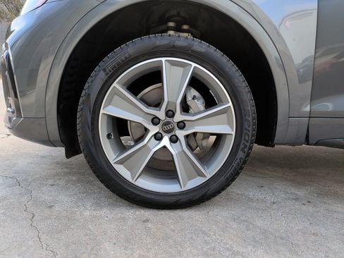 Certified 2025 Audi Q5 2.0T Premium w/ Convenience Plus Package image 13