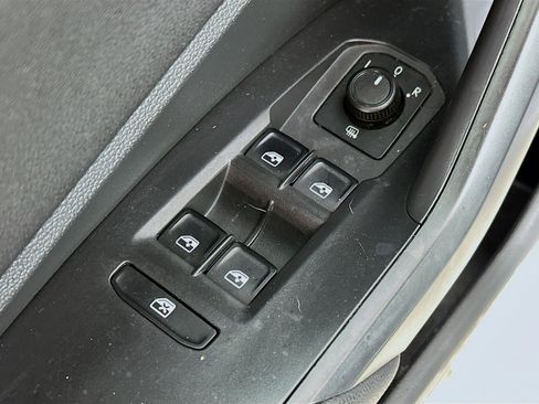 Used 2020 Volkswagen Jetta R-Line image 15