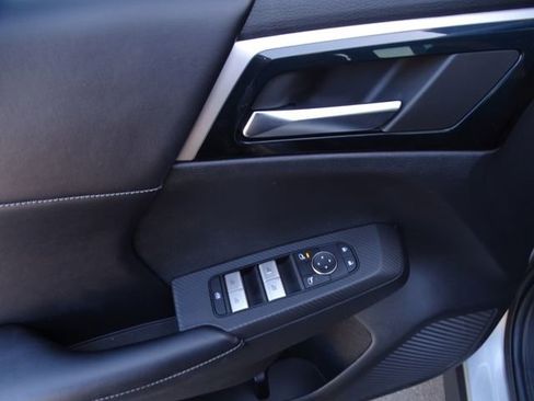 Used 2022 Mitsubishi Outlander SE image 29