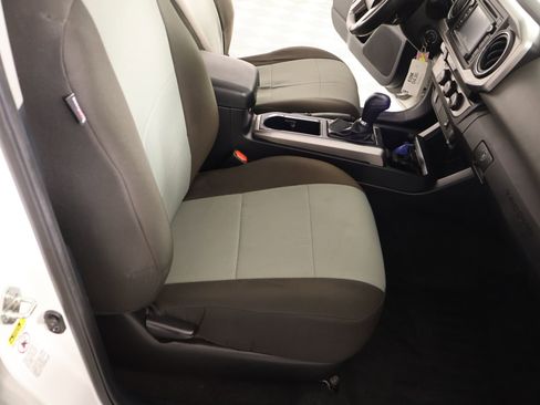 Used 2017 Toyota Tacoma SR5 w/ Tow Package image 12