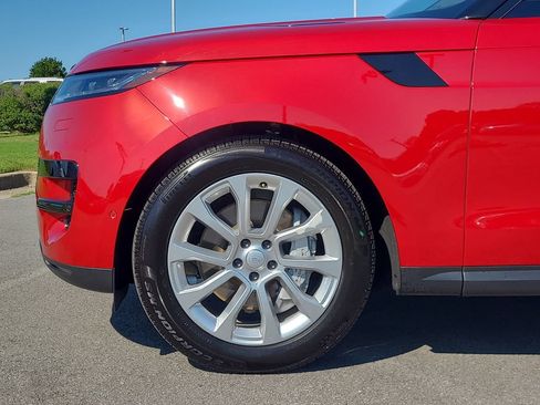 Used 2025 Land Rover Range Rover Sport AWD/4WD image 9