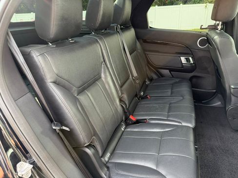 Used 2018 Land Rover Discovery SE AWD/4WD image 44