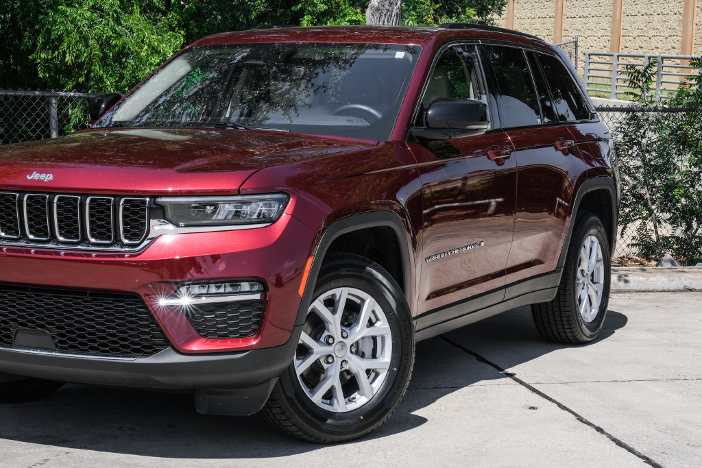Used 2022 Jeep Grand Cherokee Limited RWD image 9