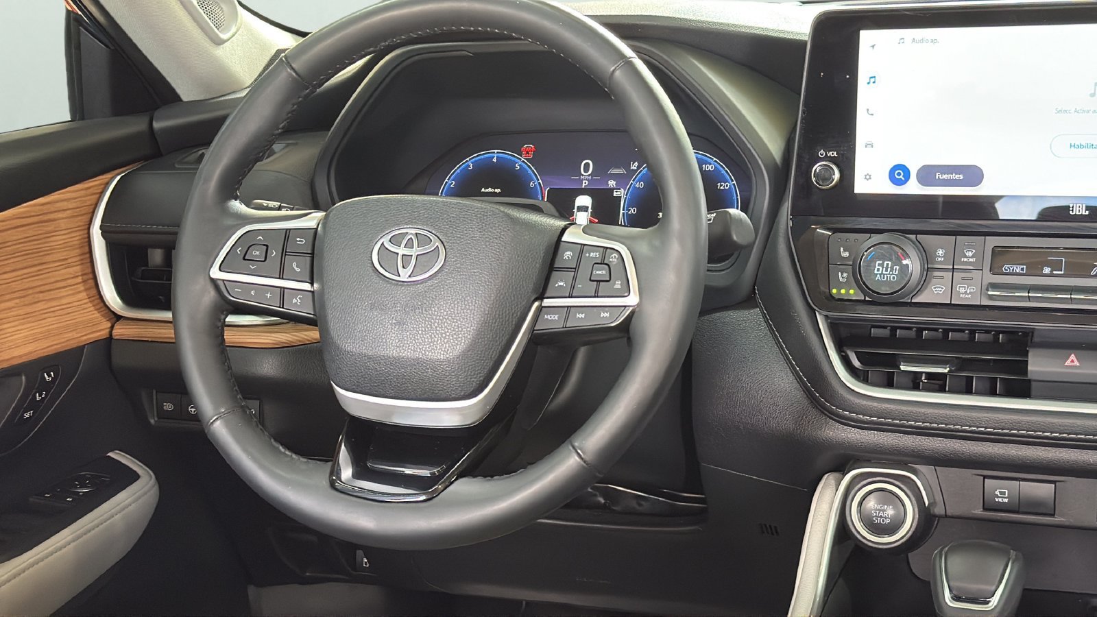 Used 2025 Toyota Grand Highlander AWD image 12