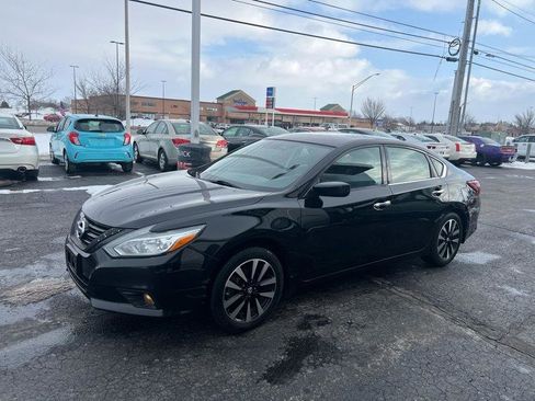 Used 2018 Nissan Altima 2.5 SV image 2