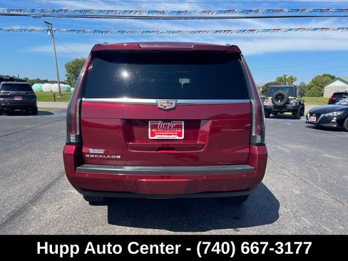 Used 2017 Cadillac Escalade Luxury AWD/4WD image 8