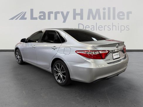 Used 2015 Toyota Camry XSE w/ Moonroof Package FWD image 3