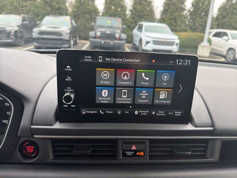 Used 2025 Honda Pilot Touring image 14