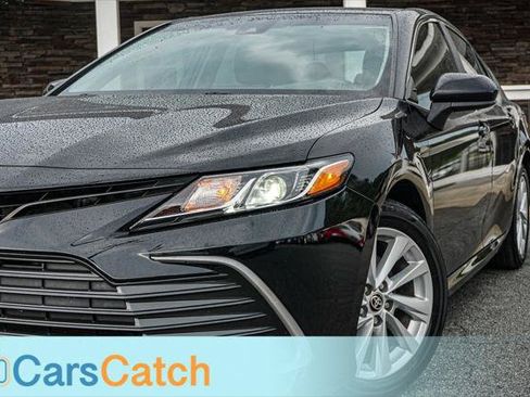 Used 2023 Toyota Camry LE FWD image 6