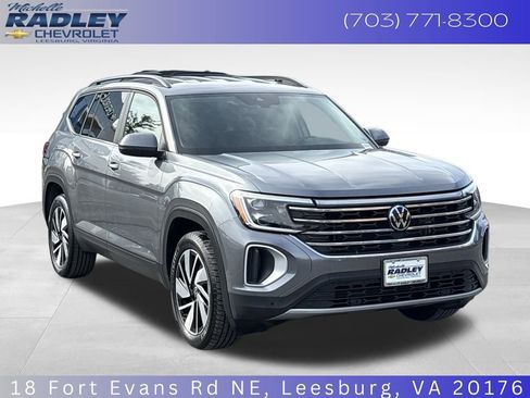 Used 2025 Volkswagen Atlas SE image 8