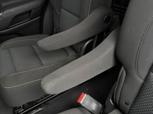 Used 2022 GMC Acadia SLE w/ Driver Convenience Package image 36