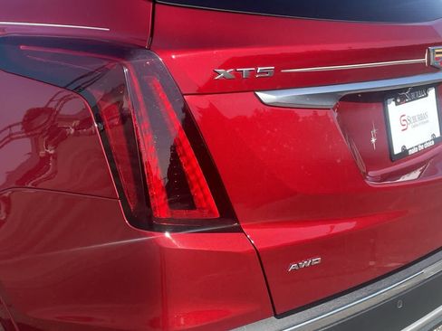 Used 2024 Cadillac XT5 Premium Luxury w/ LPO, Floor Liner Package AWD/4WD image 40