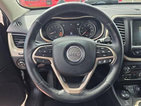Used 2014 Jeep Cherokee Limited w/ Technology Group AWD/4WD image 25