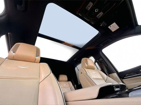 Certified 2023 Cadillac Escalade Premium Luxury w/ Performance Package image 17