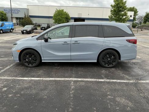 Used 2025 Honda Odyssey Sport-L image 11