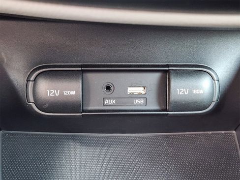 Used 2017 Kia Soul image 19