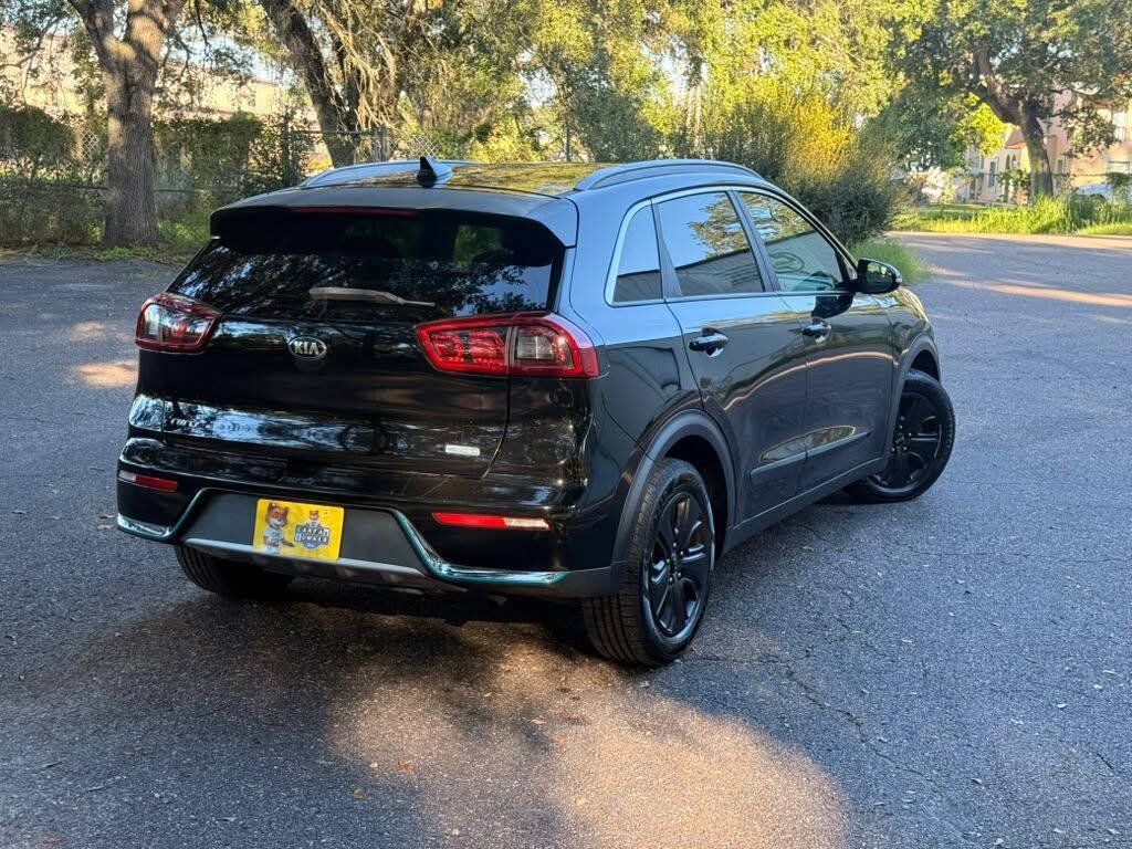 Used 2018 Kia Niro EX FWD image 5