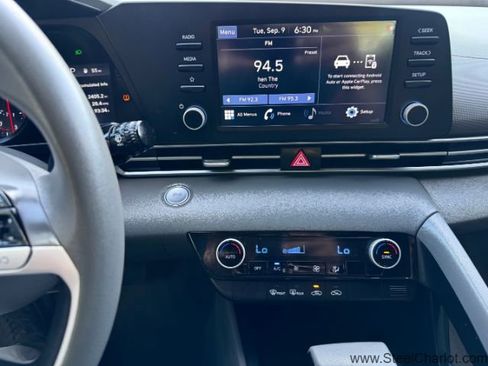 Used 2021 Hyundai Elantra SEL w/ Cargo Package image 17