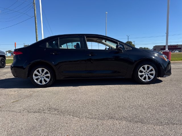Used 2025 Toyota Corolla LE FWD image 8