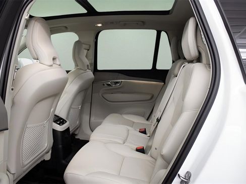 New 2025 Volvo XC90 T8 Plus w/ Protection Package Premier image 30