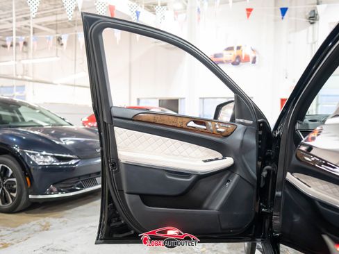 Used 2017 Mercedes-Benz GLS 550 4MATIC image 46