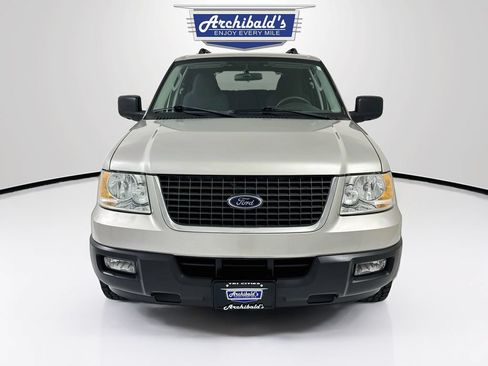 Used 2006 Ford Expedition XLT RWD image 2