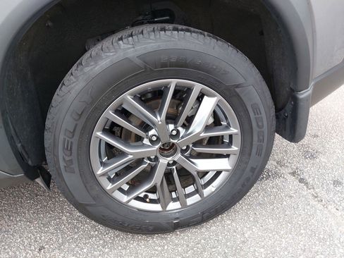 Used 2023 Nissan Rogue S image 32