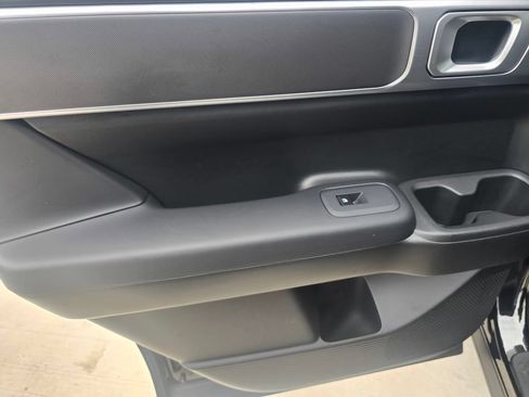 Used 2025 Hyundai Santa Fe SE FWD image 14