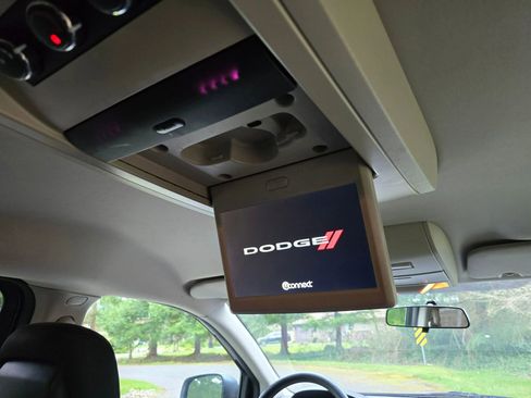 Used 2018 Dodge Grand Caravan SE FWD image 17