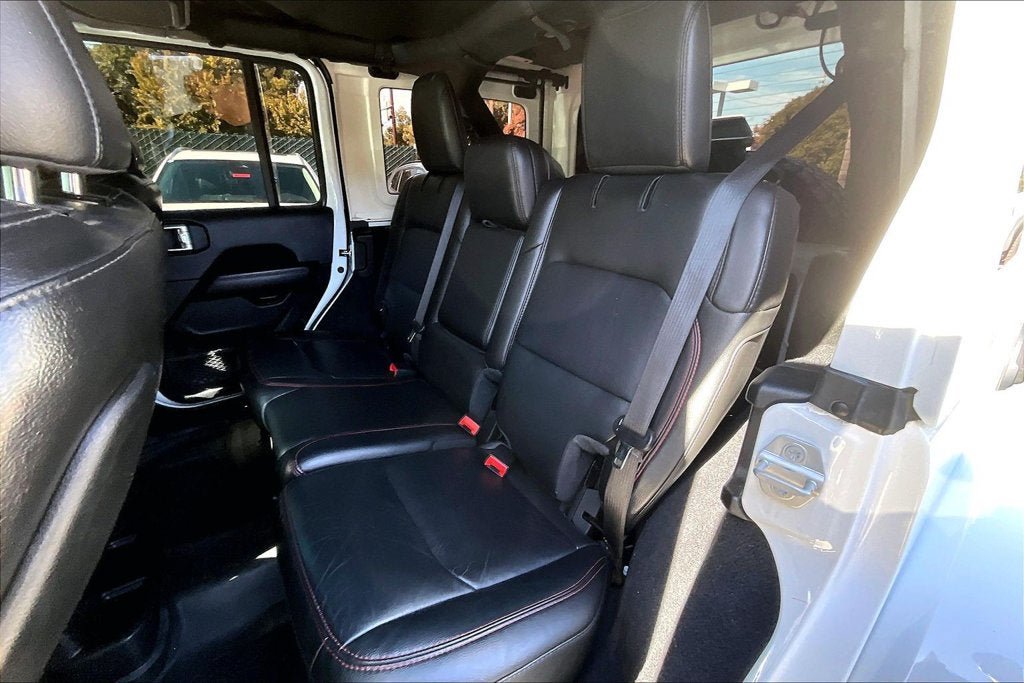 Used 2022 Jeep Wrangler Unlimited Rubicon w/ LED Lighting Group AWD/4WD image 17