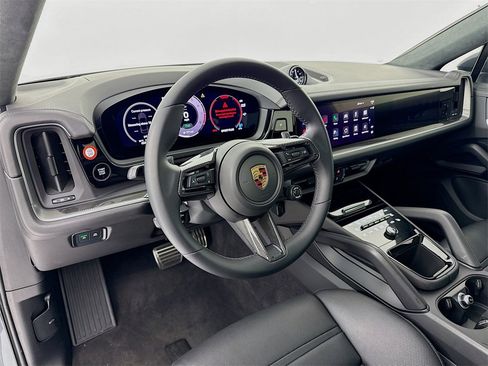 Certified 2024 Porsche Cayenne Turbo w/ Premium Package Plus (PP1) image 4