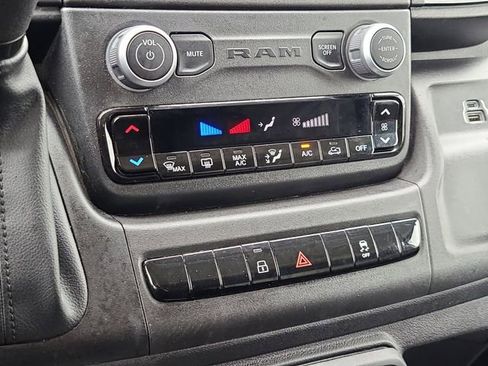 Used 2025 RAM ProMaster 2500 w/ Convenience Group image 14