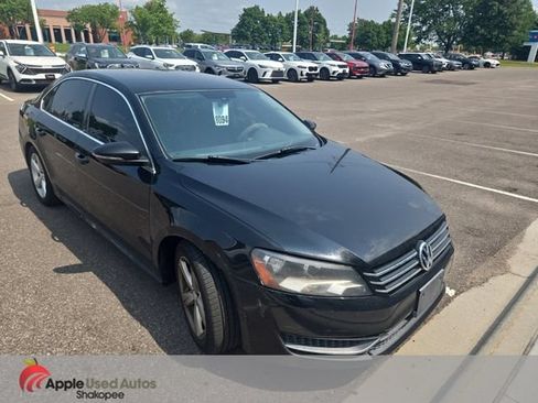 Used 2012 Volkswagen Passat 2.5 SE FWD image 1