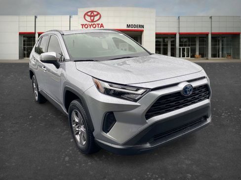 Certified 2022 Toyota RAV4 XLE w/ Convenience Package AWD/4WD image 3