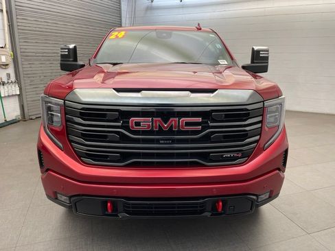 Used 2024 GMC Sierra 1500 AT4 w/ Technology Package AWD/4WD image 3