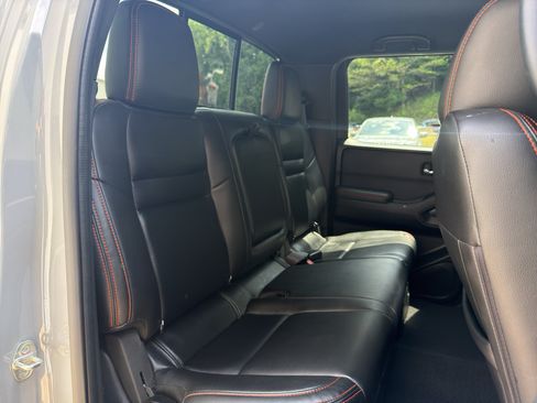 Used 2023 Nissan Frontier PRO-4X w/ Pro Convenience Package AWD/4WD image 18